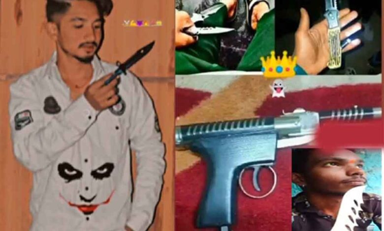 छत्तीसगढ़-बलौदा बाजार में गन-चाकू और तलवारों के साथ पोस्ट की फोटो, 2 नाबालिग समेत 12 आरोपी गिरफ्तार छत्तीसगढ़-बलौदा बाजार में गन-चाकू और तलवारों के साथ पोस्ट की फोटो, 2 नाबालिग समेत 12 आरोपी गिरफ्तार