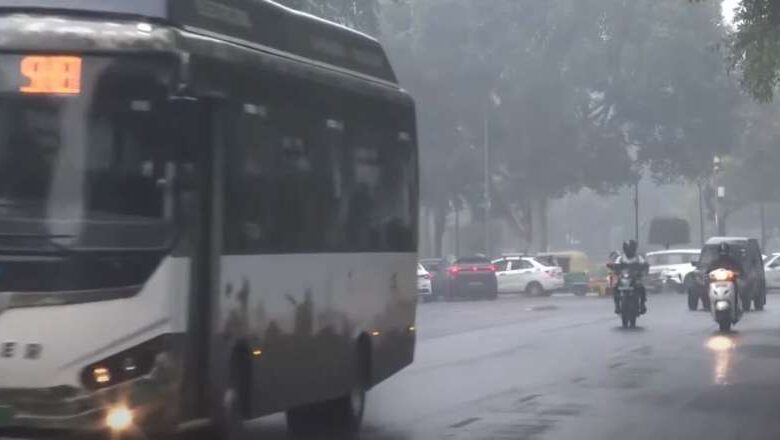 दिल्ली-NCR में हल्की बारिश से वायु गुणवत्ता में सुधार, GRAP-3 पाबंदियां हटीं दिल्ली-NCR में हल्की बारिश से वायु गुणवत्ता में सुधार, GRAP-3 पाबंदियां हटीं