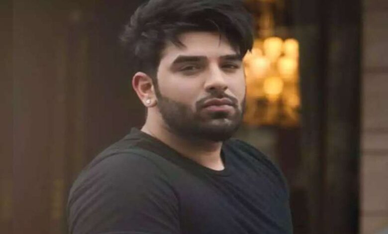 ‘बिग बॉस 13’ का सबसे पॉपुलर कंटेस्टेंट ने प्रेमानंद महाराज से मांगी मदद, डर और चिंता की बताई कहानी ‘बिग बॉस 13’ का सबसे पॉपुलर कंटेस्टेंट ने प्रेमानंद महाराज से मांगी मदद, डर और चिंता की बताई कहानी