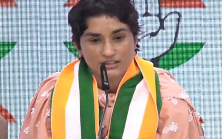 कांग्रेस विधायक विनेश फोगाट ने बीजेपी और AAP पर लगाए आरोप कांग्रेस विधायक विनेश फोगाट ने बीजेपी और AAP पर लगाए आरोप