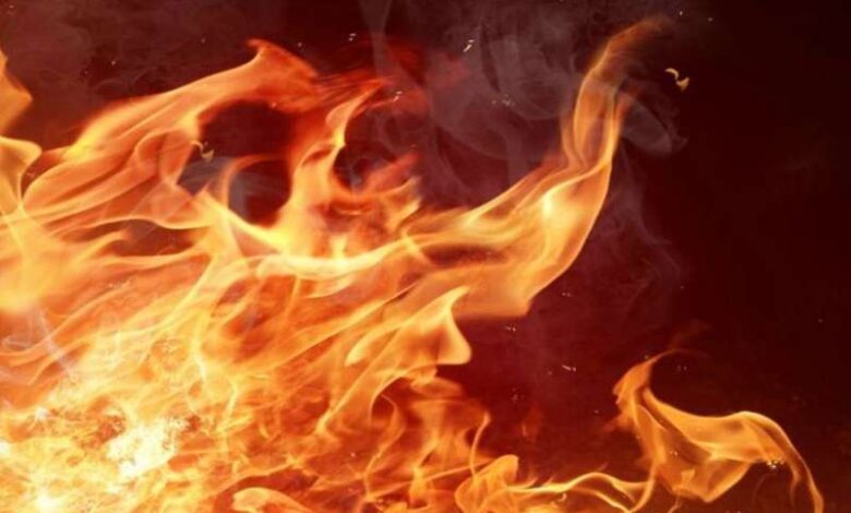 दक्षिण कोरिया में 8 मंजिला इमारत में लगी भीषण आग, 40 दमकल के वाहनों की मदद से पाया काबू दक्षिण कोरिया में 8 मंजिला इमारत में लगी भीषण आग, 40 दमकल के वाहनों की मदद से पाया काबू