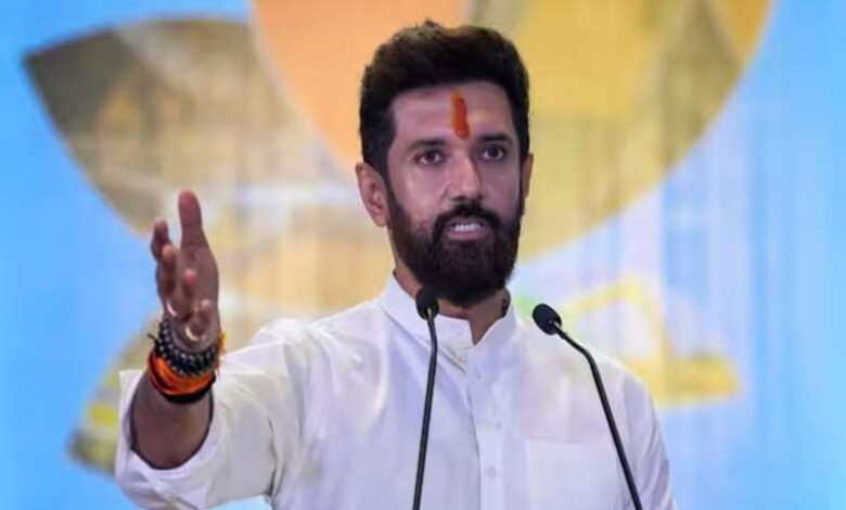 केंद्रीय मंत्री ने किया बीपीएससी अभ्यर्थियों का समर्थन, दोबारा परीक्षा कराने की मांग केंद्रीय मंत्री ने किया बीपीएससी अभ्यर्थियों का समर्थन, दोबारा परीक्षा कराने की मांग