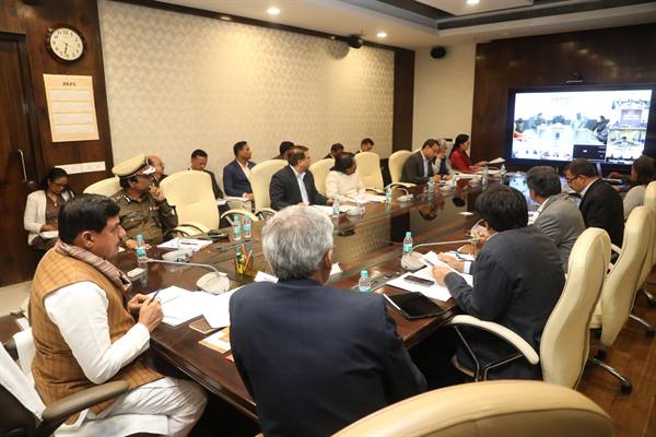 3 अधिकारी सस्पेंड, एक बर्खास्त, 2 की वेतन वृद्धि रोकी