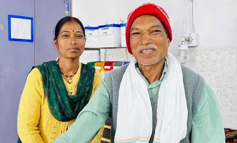 कैंसर के इलाज में कर्ज बोझ तले दबा था राम प्यारे का जीवन, दीर्घायु वार्ड में मिला निःशुल्क उपचार कैंसर के इलाज में कर्ज बोझ तले दबा था राम प्यारे का जीवन, दीर्घायु वार्ड में मिला निःशुल्क उपचार