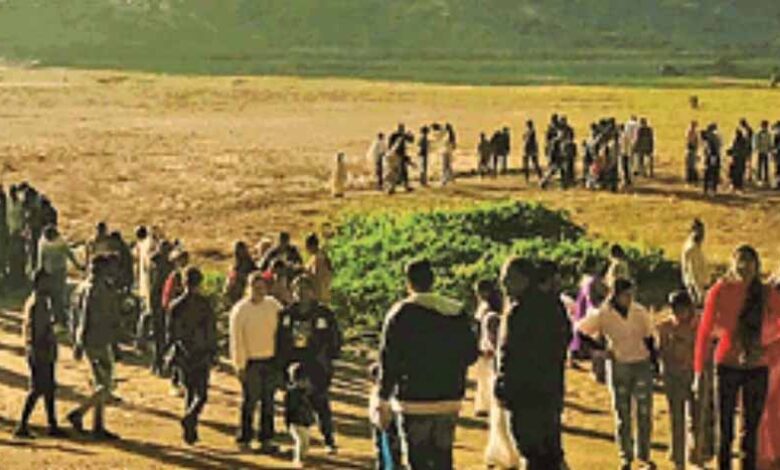पर्यटन स्थल मैनपाट अपने प्राकृतिक सौंदर्य के चलते सैलानियों की पहली पसंद बनता जा रहा, अब लगेंगे पंख पर्यटन स्थल मैनपाट अपने प्राकृतिक सौंदर्य के चलते सैलानियों की पहली पसंद बनता जा रहा, अब लगेंगे पंख