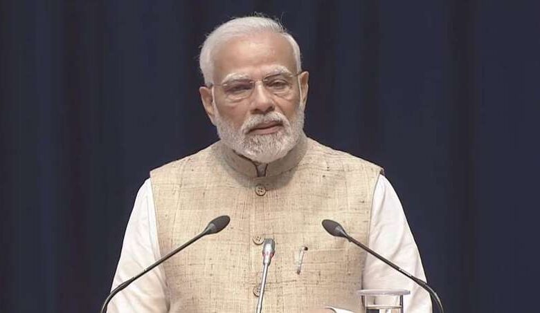 PM मोदी ने 10 हजार भारतीयों का जीनोम सीक्वेंसिंग डेटा राष्ट्र को सौंपा PM मोदी ने 10 हजार भारतीयों का जीनोम सीक्वेंसिंग डेटा राष्ट्र को सौंपा