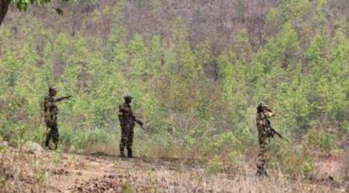 नई भर्तियां नहीं होने और शीर्ष नक्सलियों के मारे जाने से बौखलाए नक्सलियों ने बढ़ाई सरकार की चुनौती नई भर्तियां नहीं होने और शीर्ष नक्सलियों के मारे जाने से बौखलाए नक्सलियों ने बढ़ाई सरकार की चुनौती