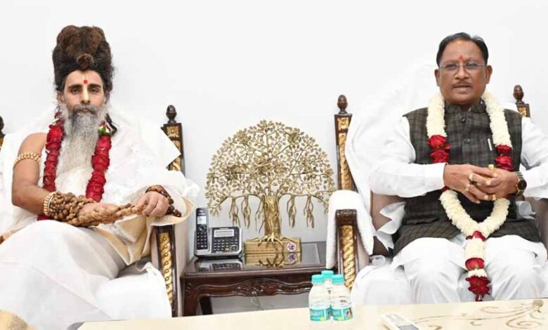 मुख्यमंत्री विष्णु देव साय से सद्गुरु श्री ऋतेश्वर जी महाराज ने की सौजन्य मुलाकात मुख्यमंत्री विष्णु देव साय से सद्गुरु श्री ऋतेश्वर जी महाराज ने की सौजन्य मुलाकात