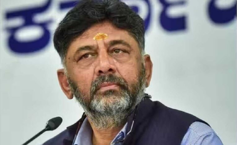 सीएम बनाने की मांग पर बोले शिवकुमार- मैं अपना कर्तव्य निभाऊंगा, पार्टी तय करेगी सीएम बनाने की मांग पर बोले शिवकुमार- मैं अपना कर्तव्य निभाऊंगा, पार्टी तय करेगी