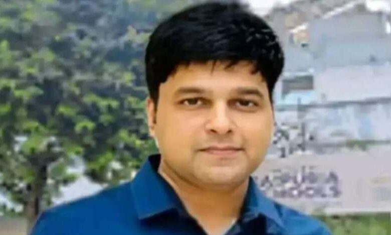 अफसर और रसूखदारों को मिलता था काली कमाई का हिस्सा अफसर और रसूखदारों को मिलता था काली कमाई का हिस्सा