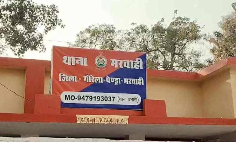 विधायक पर धमकी देने का आरोप, निर्दलीय प्रत्याशी के कार्यकर्ताओं ने थाने में की शिकायत विधायक पर धमकी देने का आरोप, निर्दलीय प्रत्याशी के कार्यकर्ताओं ने थाने में की शिकायत