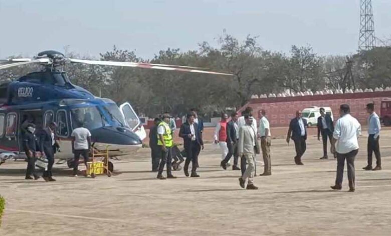 हेलीकॉप्टर में खराबी आने से सीएम साय जशपुर के लिए नहीं हो पाए रवाना हेलीकॉप्टर में खराबी आने से सीएम साय जशपुर के लिए नहीं हो पाए रवाना