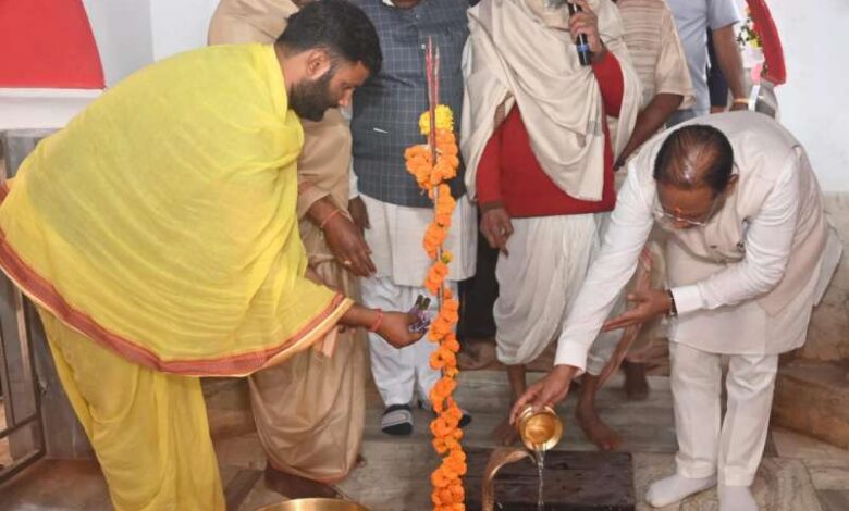 गहिरा गुरु महाराज के उपदेशों से आदिवासी समाज को मिला सत्य सनातन धर्म का बोध – मुख्यमंत्री विष्णुदेव साय गहिरा गुरु महाराज के उपदेशों से आदिवासी समाज को मिला सत्य सनातन धर्म का बोध – मुख्यमंत्री विष्णुदेव साय