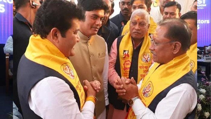 रायपुर : बागेश्वर धाम में ऐतिहासिक आयोजन : 251 निर्धन कन्याओं का विवाह बागेश्वर धाम द्वारा संपन्न होगा रायपुर : बागेश्वर धाम में ऐतिहासिक आयोजन : 251 निर्धन कन्याओं का विवाह बागेश्वर धाम द्वारा संपन्न होगा