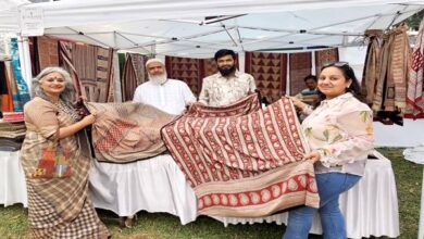 मध्यप्रदेश के बाग प्रिंट शिल्पियों की पुणे की विरासत हाट में धूम