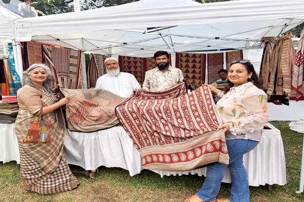 मध्यप्रदेश के बाग प्रिंट शिल्पियों की पुणे की विरासत हाट में धूम मध्यप्रदेश के बाग प्रिंट शिल्पियों की पुणे की विरासत हाट में धूम