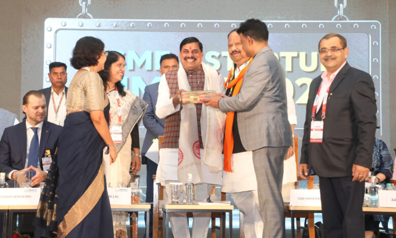 उद्योगों के विकास से ही बढ़ेंगे रोजगार के अवसर : मुख्यमंत्री उद्योगों के विकास से ही बढ़ेंगे रोजगार के अवसर : मुख्यमंत्री