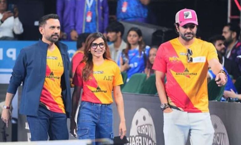 समांथा की सोशल मीडिया पोस्ट ने बढ़ाई डेटिंग की अफवाहें, ‘सिटाडेल हनी बनी’ के डायरेक्टर के साथ तस्वीर समांथा की सोशल मीडिया पोस्ट ने बढ़ाई डेटिंग की अफवाहें, ‘सिटाडेल हनी बनी’ के डायरेक्टर के साथ तस्वीर