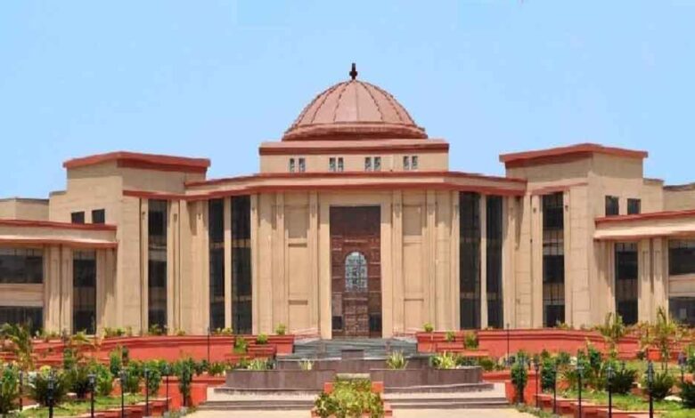 हाई कोर्ट ने रायपुर पुलिस अधीक्षक को दिए निर्देश, सेवानिवृत्त पुलिस इन्सपेक्टर से नहीं होगी अधिक भुगतान की वसूली हाई कोर्ट ने रायपुर पुलिस अधीक्षक को दिए निर्देश, सेवानिवृत्त पुलिस इन्सपेक्टर से नहीं होगी अधिक भुगतान की वसूली