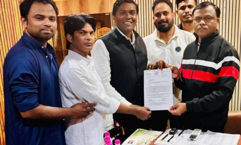 CG नगरीय निकाय चुनाव 2025 : जोगी कांग्रेस ने Congress को दिया समर्थन, PCC चीफ दीपक बैज को सौंपा समर्थन पत्र CG नगरीय निकाय चुनाव 2025 : जोगी कांग्रेस ने Congress को दिया समर्थन, PCC चीफ दीपक बैज को सौंपा समर्थन पत्र