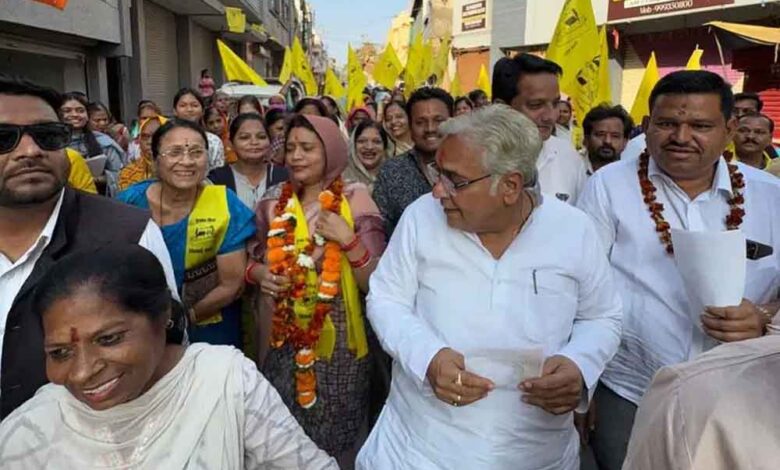 शहर का एक ऐसा प्रमुख वार्ड जहाँ, वार्ड वासी मांग रहे है प्रत्याशी के लिए वोट शहर का एक ऐसा प्रमुख वार्ड जहाँ, वार्ड वासी मांग रहे है प्रत्याशी के लिए वोट