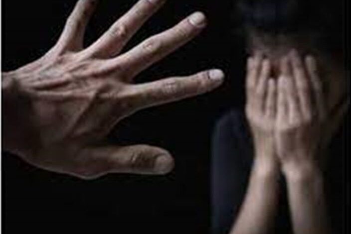 इंदौर में नाबालिग से दुष्कर्म का मामला, वीडियो बनाकर करता था ब्लैकमेल इंदौर में नाबालिग से दुष्कर्म का मामला, वीडियो बनाकर करता था ब्लैकमेल