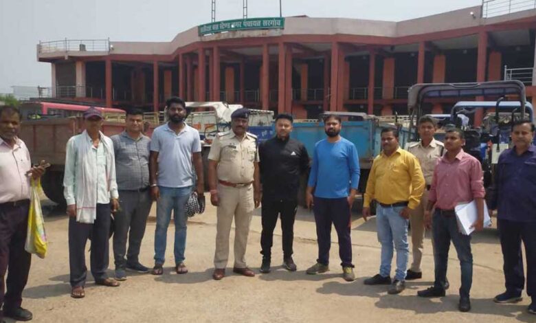 खनिज, राजस्व और पुलिस की संयुक्त टीम ने 10 ट्रैक्टर और एक हाइवा किया जब्त