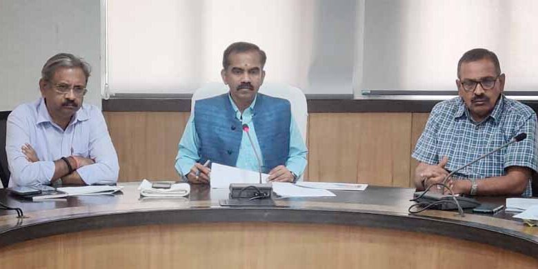 ई – रिक्शा एवं ऑटो के कारण उत्पन्न यातायात समस्याओं एवं उनके समाधान पर परिवहन सचिव ने ली वर्चुअल बैठक ई – रिक्शा एवं ऑटो के कारण उत्पन्न यातायात समस्याओं एवं उनके समाधान पर परिवहन सचिव ने ली वर्चुअल बैठक