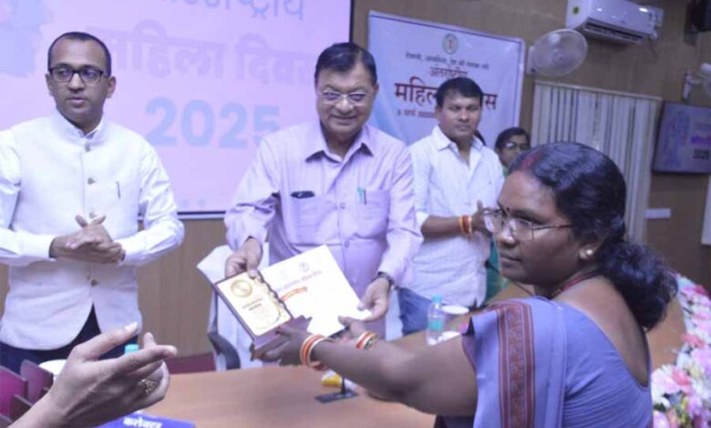 प्रदेश सरकार के प्रयासों से हो रहा है महिला सशक्तिकरण उद्योग मंत्री लखन लाल देवांगन प्रदेश सरकार के प्रयासों से हो रहा है महिला सशक्तिकरण उद्योग मंत्री लखन लाल देवांगन