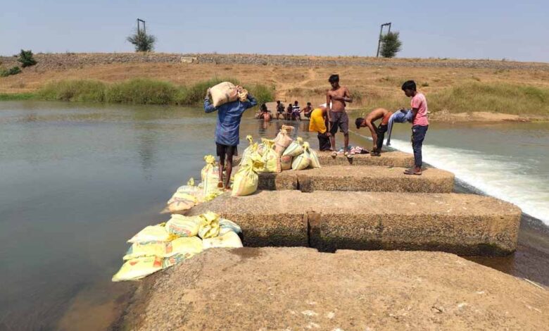 मुख्यमंत्री साय की पहल से जोरा नाला कंट्रोल स्ट्रक्चर से इंद्रावती नदी में जल प्रवाह सुनिश्चित मुख्यमंत्री साय की पहल से जोरा नाला कंट्रोल स्ट्रक्चर से इंद्रावती नदी में जल प्रवाह सुनिश्चित