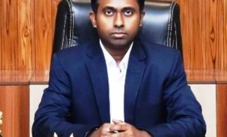 कलेक्टर ने जनदर्शन में आए 12 आवेदन पर विभागों को त्वरित निराकरण करने के दिए निर्देश