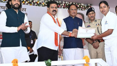 रायपुर : मुख्यमंत्री विष्णुदेव साय ने उप निरीक्षक संवर्ग में चयनित अभ्यर्थियों को प्रदान किया नियुक्ति पत्र