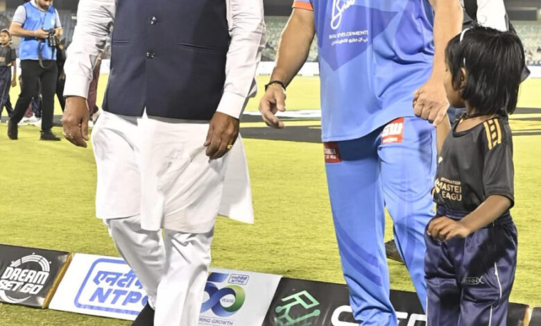 सचिन-लारा-युवराज के चौके-छक्कों का आनंद लेने उमड़े क्रिकेट प्रेमी, इंटरनेशनल मास्टर्स लीग टी-20 चैंपियनशिप के अंतिम चरण का आगाज : मुख्यमंत्री साय ने किया शुभारंभ… सचिन-लारा-युवराज के चौके-छक्कों का आनंद लेने उमड़े क्रिकेट प्रेमी, इंटरनेशनल मास्टर्स लीग टी-20 चैंपियनशिप के अंतिम चरण का आगाज : मुख्यमंत्री साय ने किया शुभारंभ…