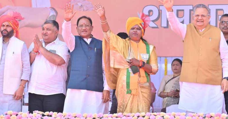 अंबिकापुर में मुख्यमंत्री साय एवं विधानसभा अध्यक्ष डॉ. रमन सिंह की उपस्थिति में लोकतंत्र के नवयुग का शुभारंभ अंबिकापुर में मुख्यमंत्री साय एवं विधानसभा अध्यक्ष डॉ. रमन सिंह की उपस्थिति में लोकतंत्र के नवयुग का शुभारंभ