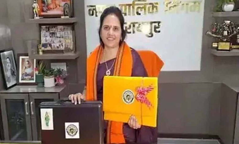रायपुर  ‘स्वर्ग सा निखारने’ महापौर मीनल चौबे किया 1529 करोड़ का बजट रायपुर  ‘स्वर्ग सा निखारने’ महापौर मीनल चौबे किया 1529 करोड़ का बजट