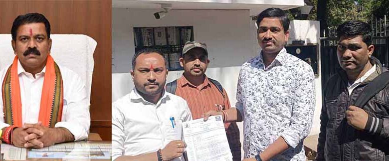 मनरेगा के दैनिक वेतन भोगी कर्मचारियों ने डिप्टी सीएम शर्मा के नाम पर सौंपा ज्ञापन मनरेगा के दैनिक वेतन भोगी कर्मचारियों ने डिप्टी सीएम शर्मा के नाम पर सौंपा ज्ञापन