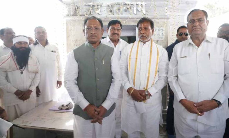 गुरूदर्शन मेले में उमड़ रही श्रद्धा की बयार, देशभर से आ रहे श्रद्धालु गुरूदर्शन मेले में उमड़ रही श्रद्धा की बयार, देशभर से आ रहे श्रद्धालु