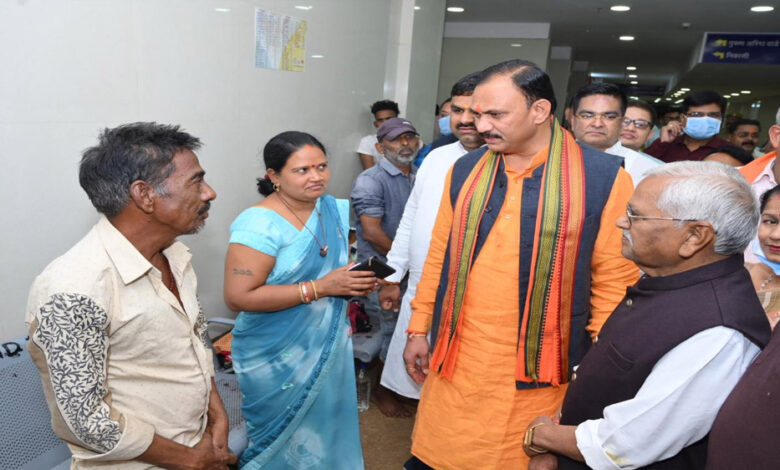 स्वास्थ्य एवं परिवार कल्याण मंत्री जायसवाल ने जिला अस्पताल दुर्ग का निरीक्षण कर स्वास्थ्य सुविधाओं का किया मूल्यांकन स्वास्थ्य एवं परिवार कल्याण मंत्री जायसवाल ने जिला अस्पताल दुर्ग का निरीक्षण कर स्वास्थ्य सुविधाओं का किया मूल्यांकन