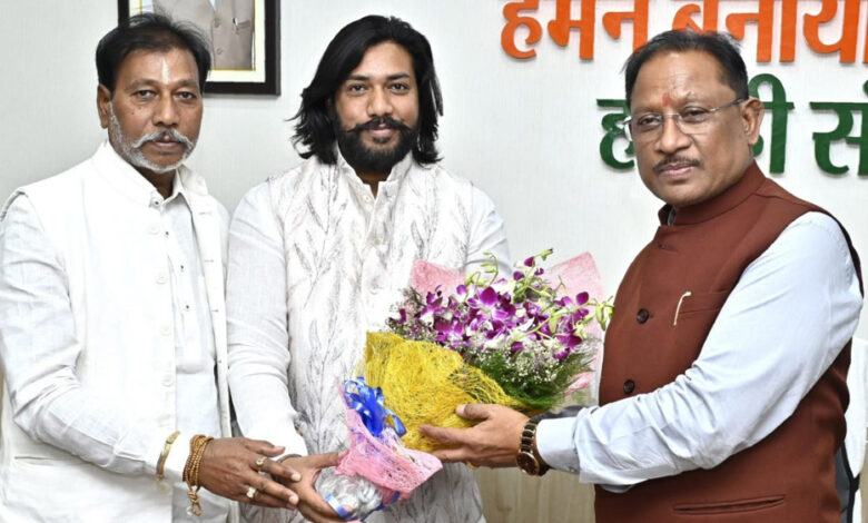 रायपुर : मुख्यमंत्री श्री विष्णुदेव साय ने विधायक गुरु खुशवंत साहेब को दी जन्मदिन की बधाई रायपुर : मुख्यमंत्री श्री विष्णुदेव साय ने विधायक गुरु खुशवंत साहेब को दी जन्मदिन की बधाई