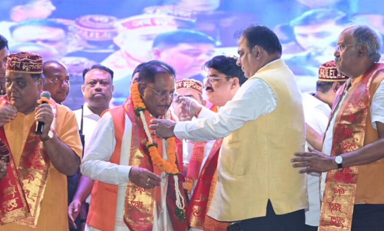 रायपुर : मुख्यमंत्री विष्णु देव साय ने भगवान झूलेलाल की शोभायात्रा का फूलों से किया भव्य स्वागत रायपुर : मुख्यमंत्री विष्णु देव साय ने भगवान झूलेलाल की शोभायात्रा का फूलों से किया भव्य स्वागत