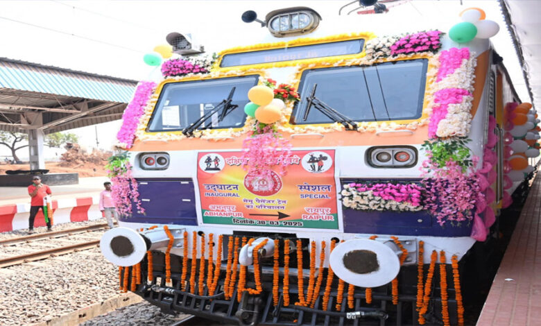रायपुर : प्रधानमंत्री नरेंद्र मोदी से मिली छत्तीसगढ़ को 33 हजार 700 करोड़ रुपए की विकास परियोजनाओं की सौगात रायपुर : प्रधानमंत्री नरेंद्र मोदी से मिली छत्तीसगढ़ को 33 हजार 700 करोड़ रुपए की विकास परियोजनाओं की सौगात