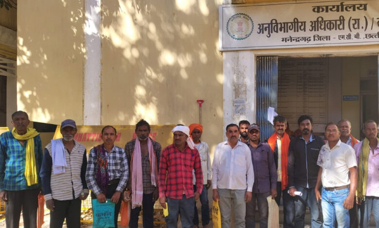 नागपुर-चिरमिरी रेलवे हॉल्टलाइन परियोजना हेतु भूमि अधिग्रहण को लेकर अनुविभागीय अधिकारी राजस्व ने की सुनवाई नागपुर-चिरमिरी रेलवे हॉल्टलाइन परियोजना हेतु भूमि अधिग्रहण को लेकर अनुविभागीय अधिकारी राजस्व ने की सुनवाई