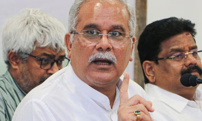 CG के पूर्व CM भूपेश बघेल के घर छापे, महादेव बेटिंग ऐप में ED के बाद CBI की भी हुई एंट्री CG के पूर्व CM भूपेश बघेल के घर छापे, महादेव बेटिंग ऐप में ED के बाद CBI की भी हुई एंट्री
