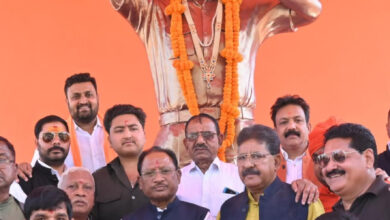 मुख्यमंत्री श्री विष्णु देव साय ने कुनकुरी में स्व. कुमार दिलीप सिंह जूदेव की प्रतिमा पर माल्यार्पण कर किया नमन…