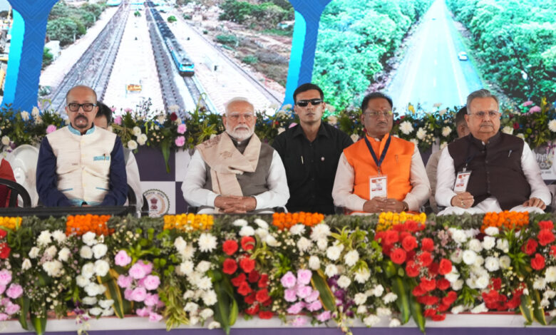 प्रधानमंत्री नरेंद्र मोदी से मिली छत्तीसगढ़ को 33 हजार 700 करोड़ रुपए की विकास परियोजनाओं की सौगात : मुख्यमंत्री विष्णुदेव साय ने जताया आभार… प्रधानमंत्री नरेंद्र मोदी से मिली छत्तीसगढ़ को 33 हजार 700 करोड़ रुपए की विकास परियोजनाओं की सौगात : मुख्यमंत्री विष्णुदेव साय ने जताया आभार…
