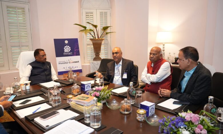 छत्तीसगढ़ में टेक्सटाइल उद्योग को मिलेगा बढ़ावा: उद्योगपति मनोज अग्रवाल ने सीएम साय से मुलाकात कर छत्तीसगढ़ को टेक्सटाइल हब के रूप में विकसित करने पर की चर्चा… छत्तीसगढ़ में टेक्सटाइल उद्योग को मिलेगा बढ़ावा: उद्योगपति मनोज अग्रवाल ने सीएम साय से मुलाकात कर छत्तीसगढ़ को टेक्सटाइल हब के रूप में विकसित करने पर की चर्चा…