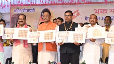 छत्तीसगढ़ से निकली आस्था की गूंज, देशभर में गूंजेगा माता कर्मा का संदेश: मुख्यमंत्री साय ने भक्त माता कर्मा की 1009वीं जयंती पर किया ऐतिहासिक डाक टिकट का विमोचन…