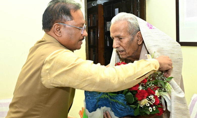 ज्ञानपीठ सम्मान की घोषणा पर मुख्यमंत्री विष्णुदेव साय ने सभी प्रदेशवासियों की तरफ से विनोद कुमार शुक्ल को दी बधाई…
