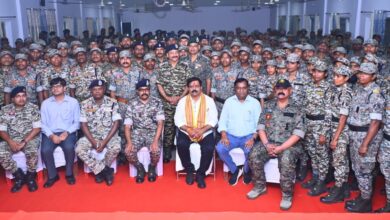 CG News: माओवादियों से लोहा लेने वाले जांबाज जवानों से रूबरू हुए उपमुख्यमंत्री विजय शर्मा, जवानों के साहस को सराहा और उनका हौसला बढ़ाया…