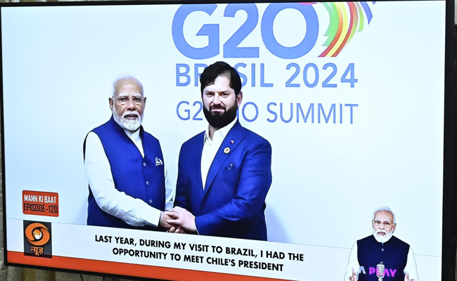 मुख्यमंत्री श्री विष्णु देव साय ने बालिकाओं के साथ सुनी ‘मन की बात’ की 120वीं कड़ी